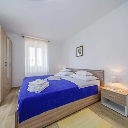 Akacija Apartment Postira