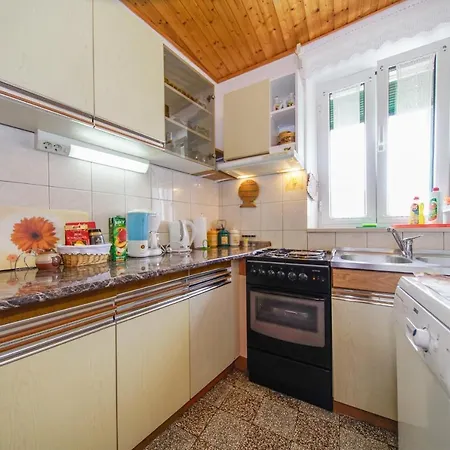 Akacija 아파트 포스티라