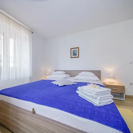 Akacija Apartment Postira